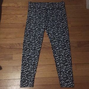 NWOT VS PINK CHEETAH YOGA LEGGINGS